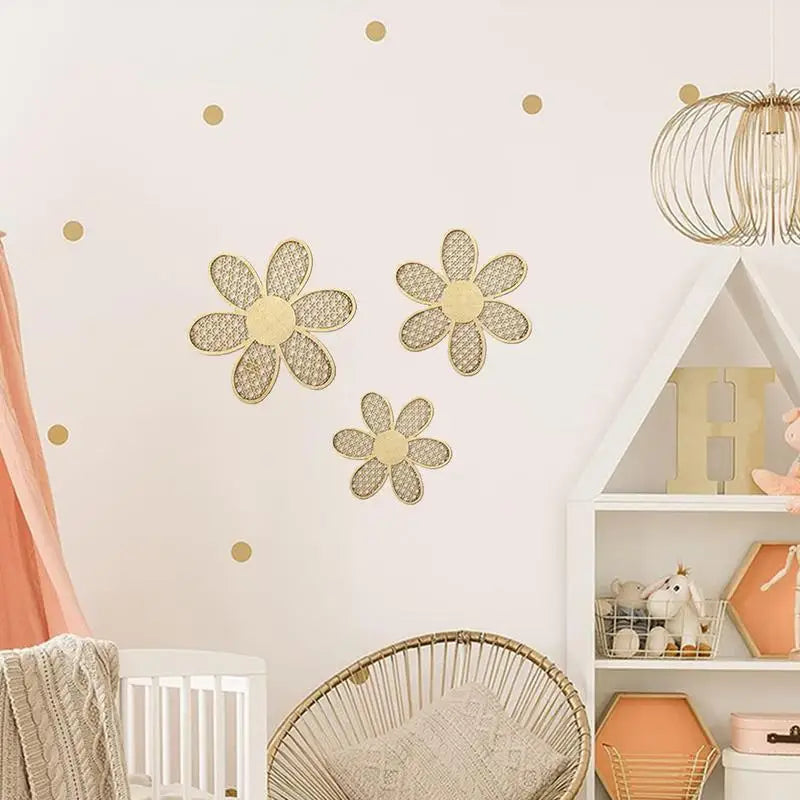 Floating Wooden Floral Rattan Daisy